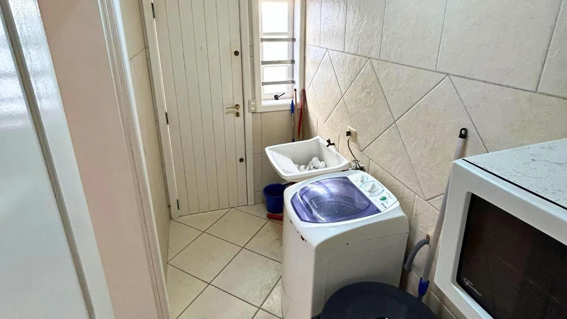 Casa Com 04 Suites 봄비나스
